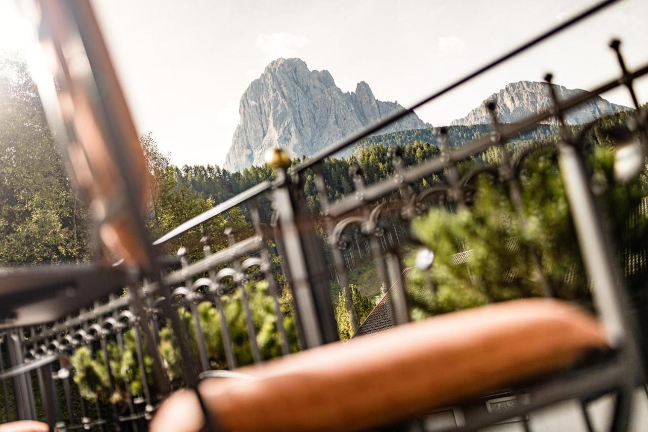Boutique & Fashion Hotel Maciaconi - Gardenahotels Santa Cristina Val Gardena Exteriör bild