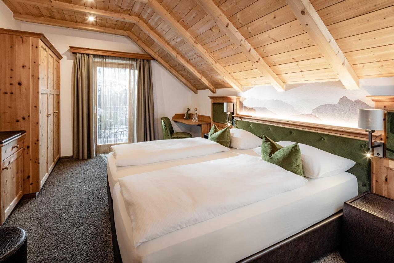 Boutique & Fashion Hotel Maciaconi - Gardenahotels Santa Cristina Val Gardena Exteriör bild