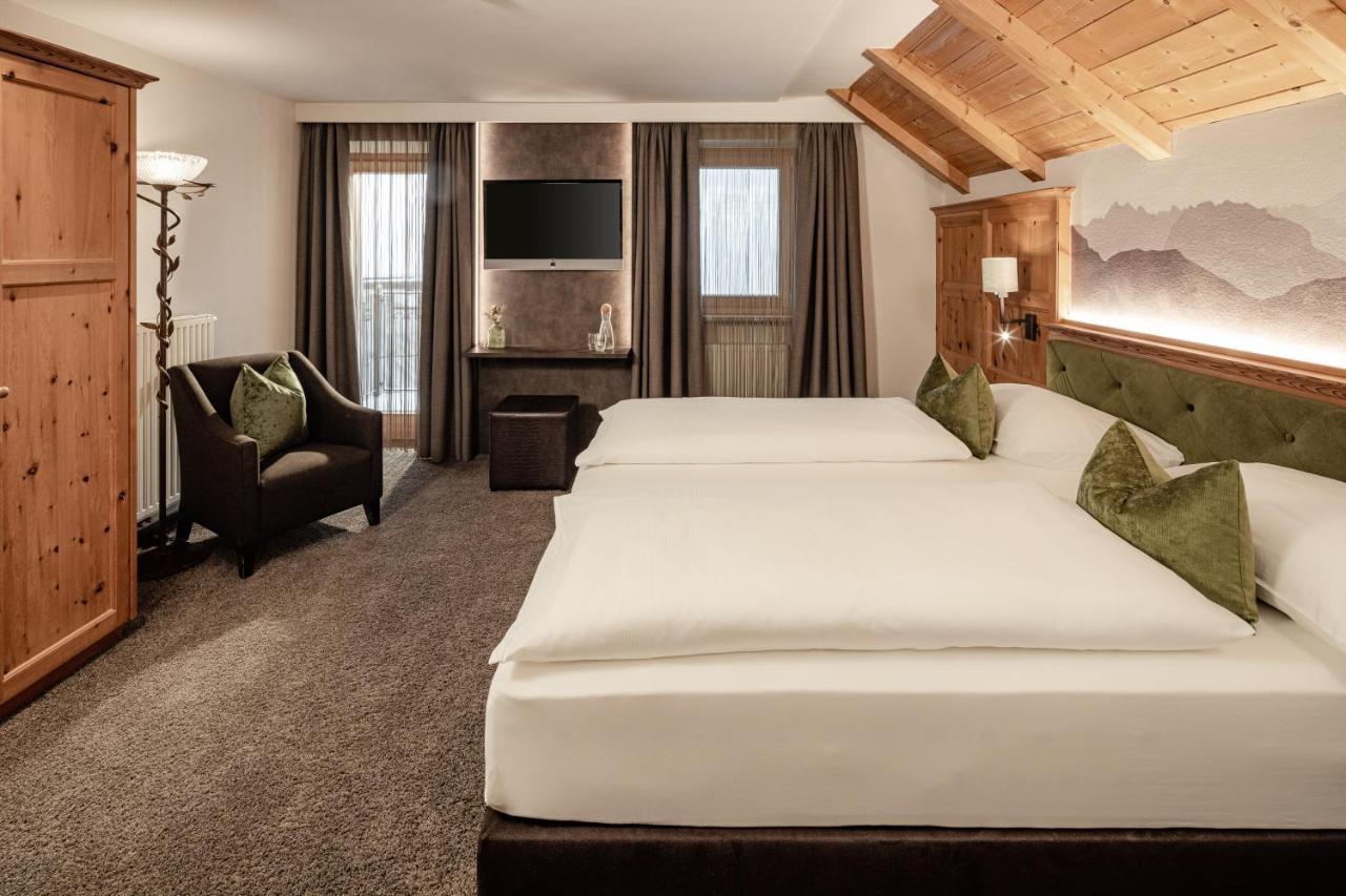 Boutique & Fashion Hotel Maciaconi - Gardenahotels Santa Cristina Val Gardena Exteriör bild