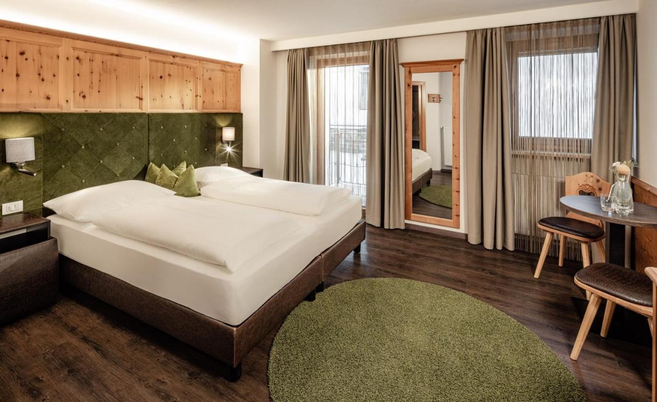 Boutique & Fashion Hotel Maciaconi - Gardenahotels Santa Cristina Val Gardena Exteriör bild