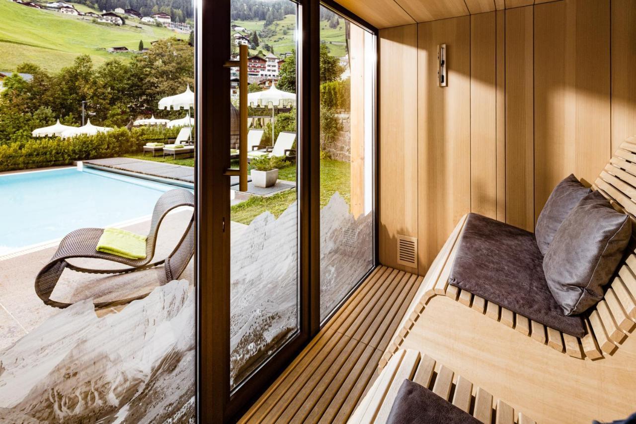Boutique & Fashion Hotel Maciaconi - Gardenahotels Santa Cristina Val Gardena Exteriör bild