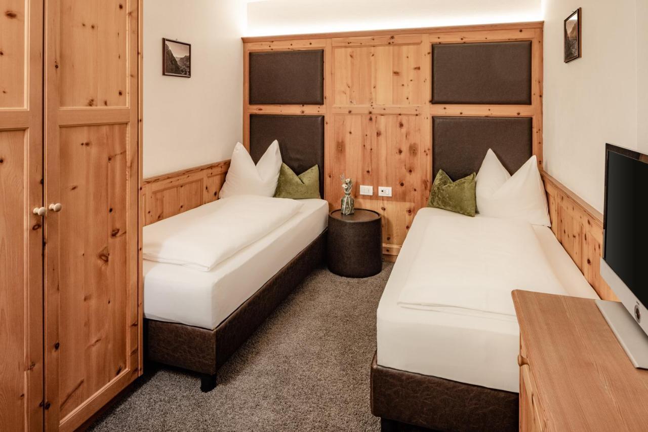 Boutique & Fashion Hotel Maciaconi - Gardenahotels Santa Cristina Val Gardena Exteriör bild