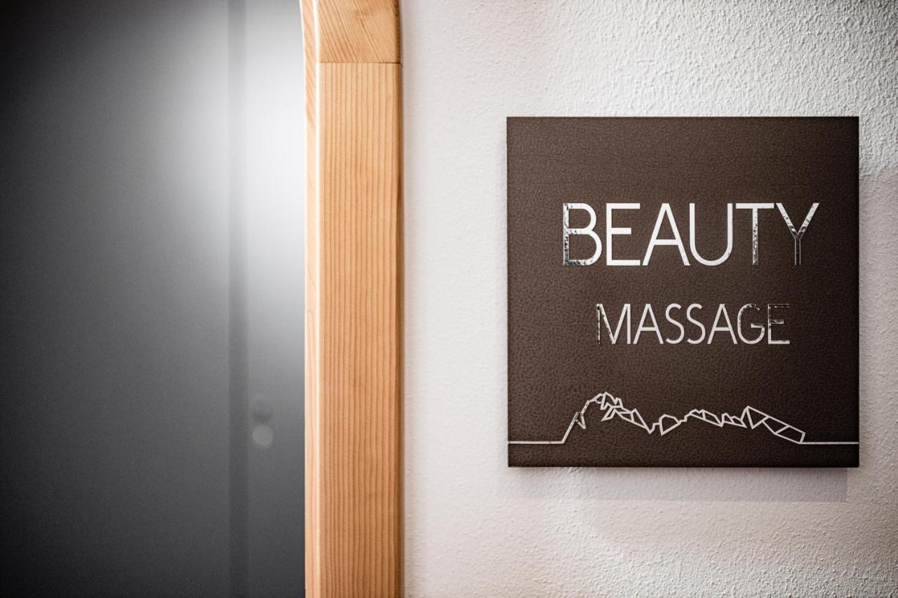 Boutique & Fashion Hotel Maciaconi - Gardenahotels Santa Cristina Val Gardena Exteriör bild
