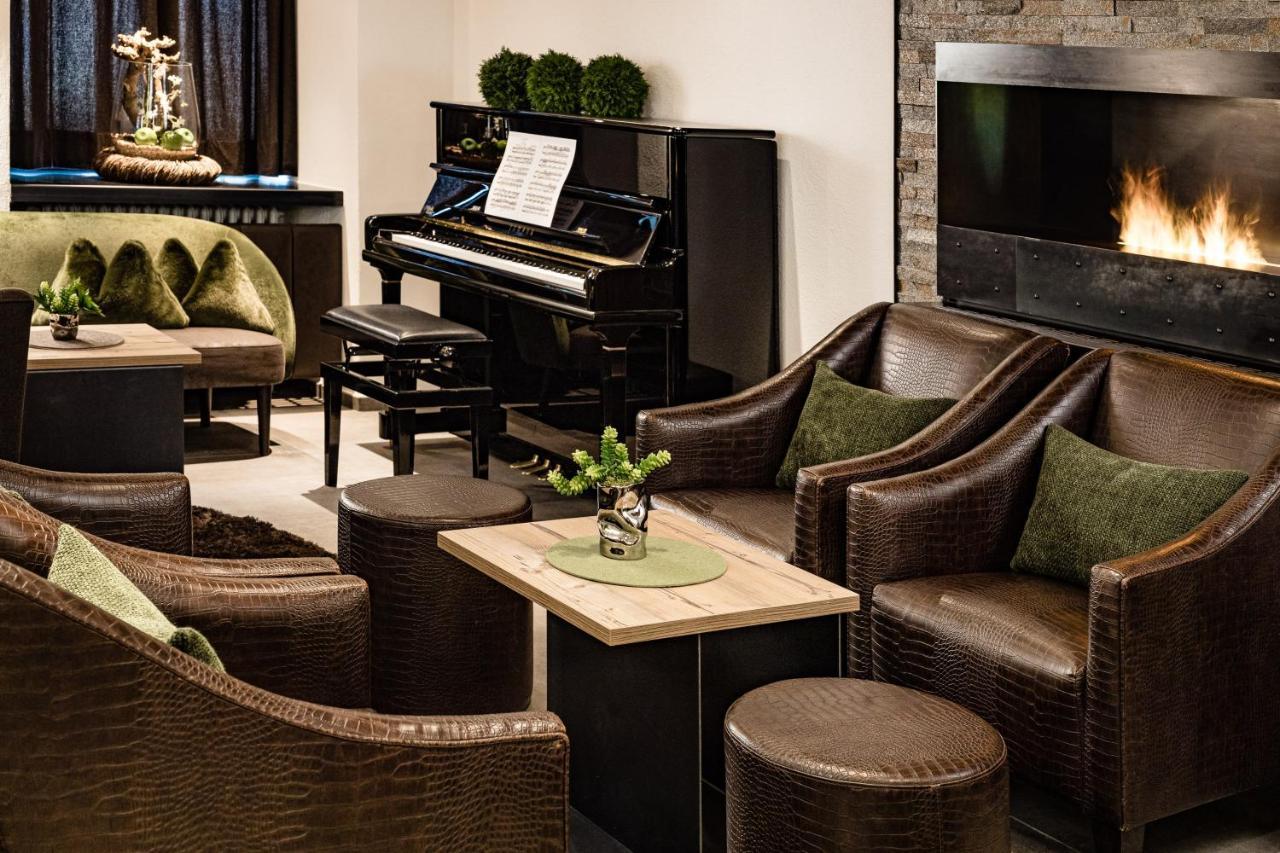 Boutique & Fashion Hotel Maciaconi - Gardenahotels Santa Cristina Val Gardena Exteriör bild